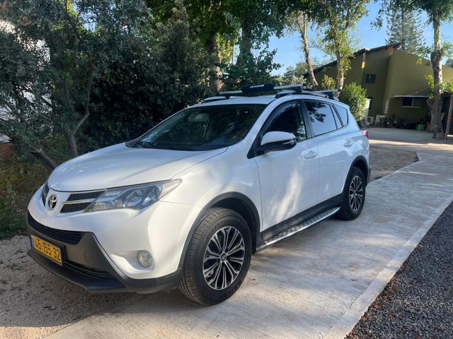 מודעת רכב טויוטה RAV4