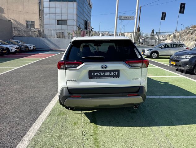 טויוטה RAV4