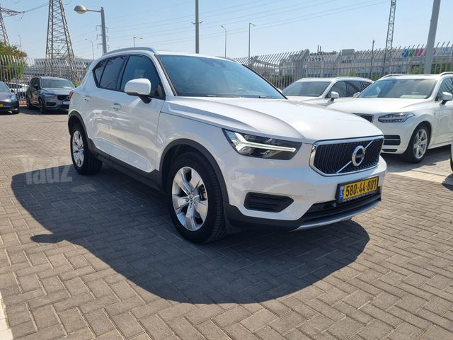 מודעת רכב וולוו XC40