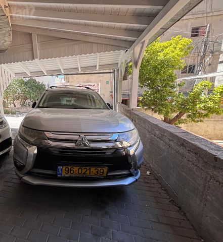 מיצובישי אאוטלנדר