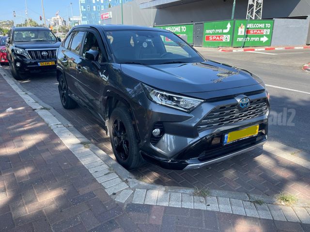 מודעת רכב טויוטה RAV4