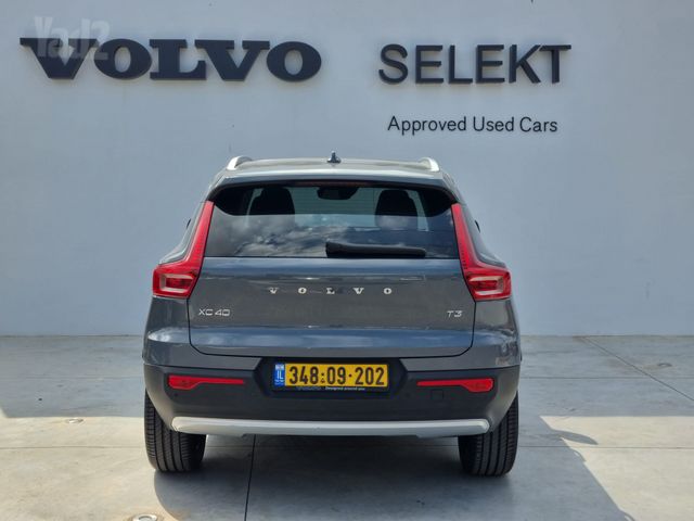 וולוו XC40