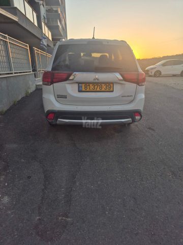 מיצובישי אאוטלנדר