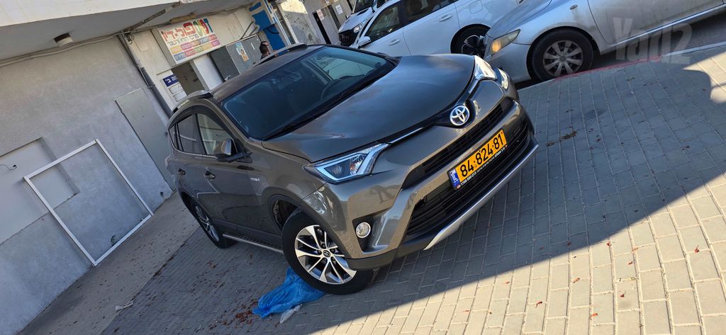 טויוטה RAV4