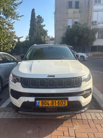 מודעת רכב ג'יפ קומפאס