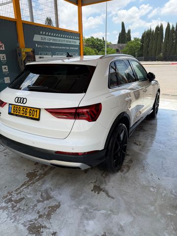 אאודי Q3