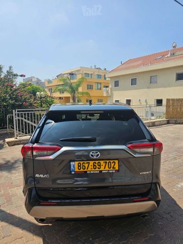 טויוטה RAV4
