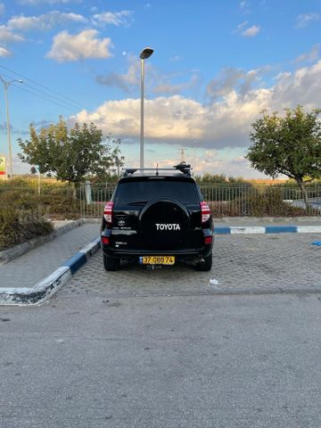טויוטה RAV4