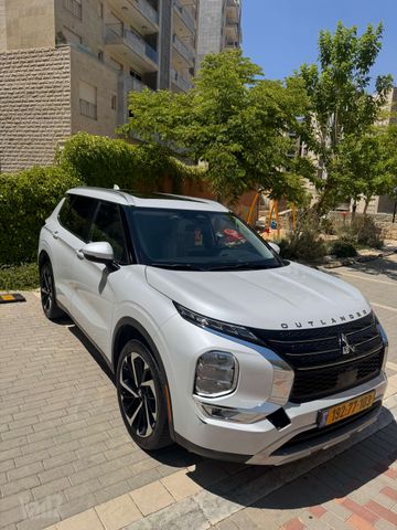 מיצובישי אאוטלנדר