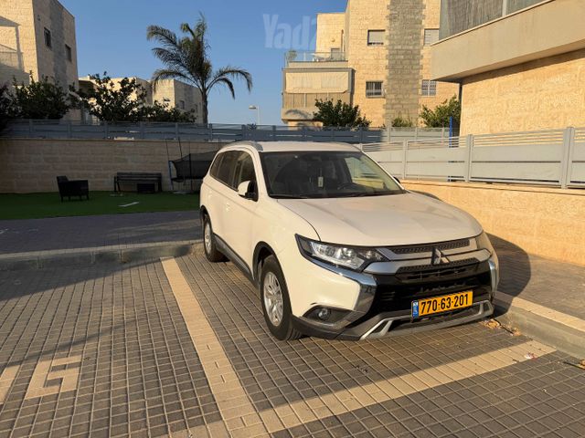מיצובישי אאוטלנדר
