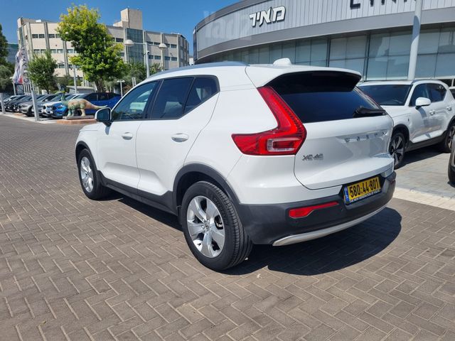 וולוו XC40