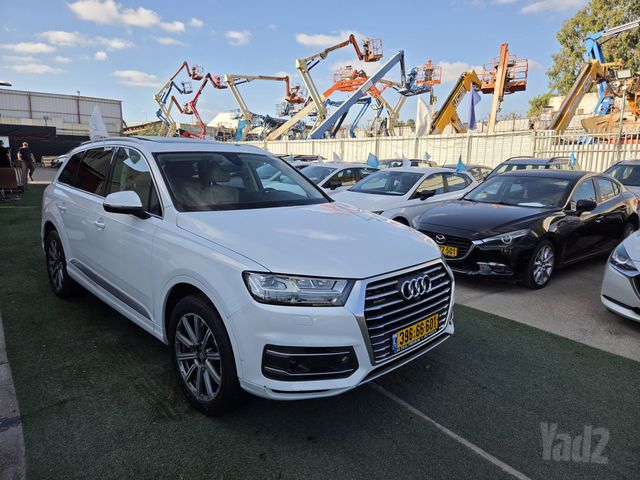 מודעת רכב אאודי Q7