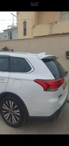 מיצובישי אאוטלנדר
