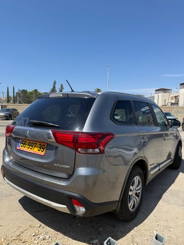 מיצובישי אאוטלנדר