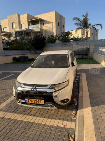 מיצובישי אאוטלנדר