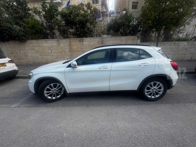 מרצדס-בנץ GLA