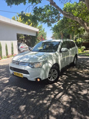 מיצובישי אאוטלנדר