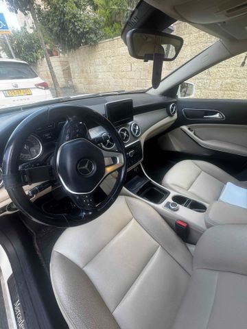 מרצדס-בנץ GLA