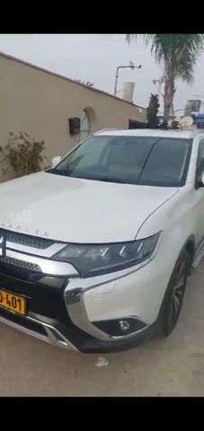 מיצובישי אאוטלנדר