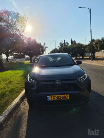 טויוטה RAV4
