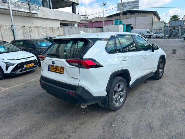טויוטה RAV4