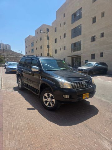 טויוטה לנד קרוזר