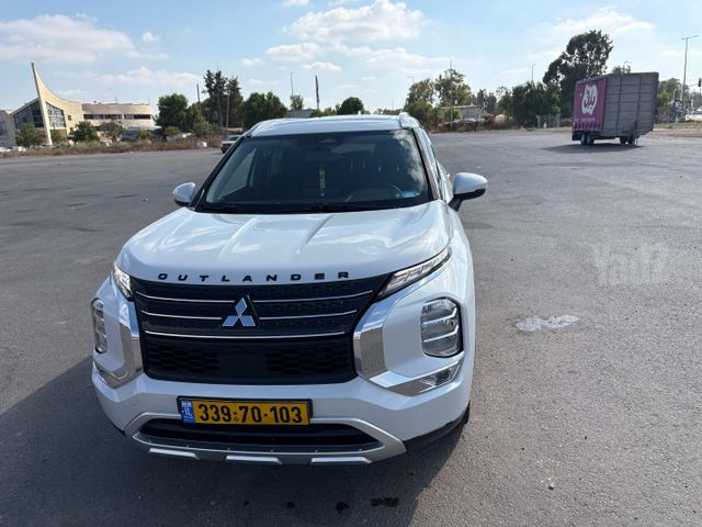 מיצובישי אאוטלנדר
