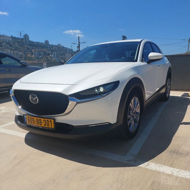 מודעת רכב מאזדה CX-30
