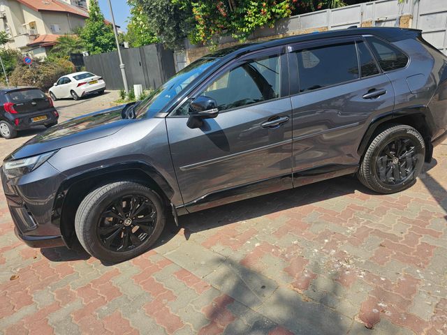 טויוטה RAV4