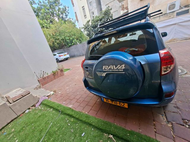 טויוטה RAV4