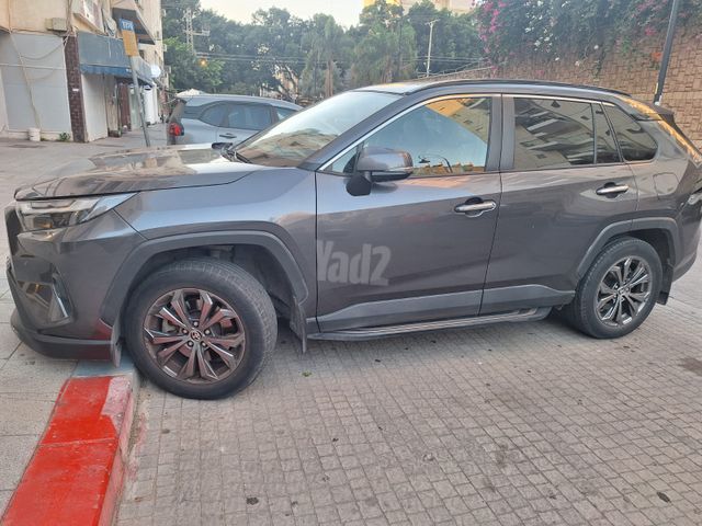 טויוטה RAV4