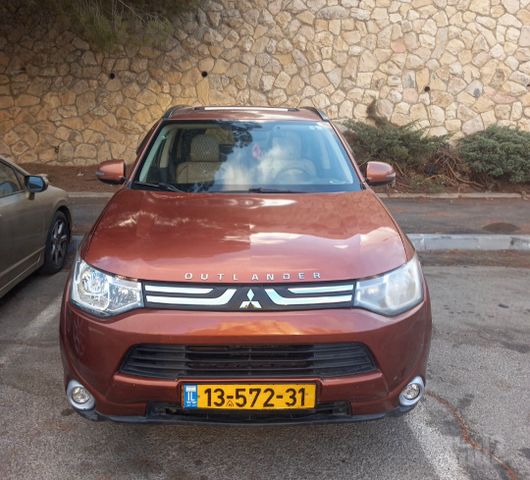 מיצובישי אאוטלנדר