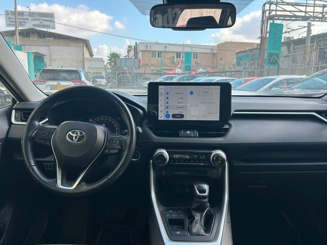 טויוטה RAV4