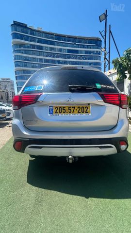 מיצובישי אאוטלנדר