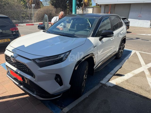 טויוטה RAV4