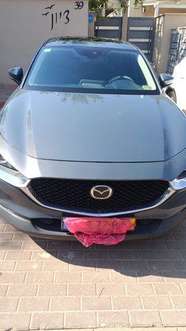 מודעת רכב מאזדה CX-30