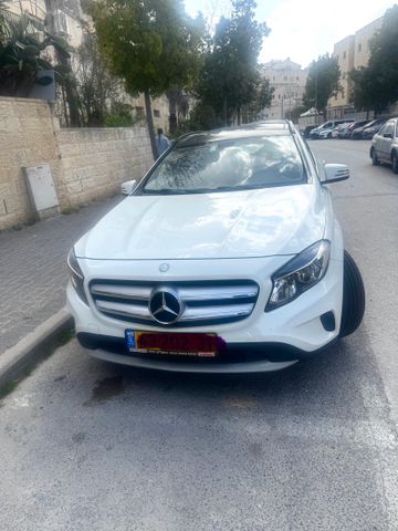 מרצדס-בנץ GLA
