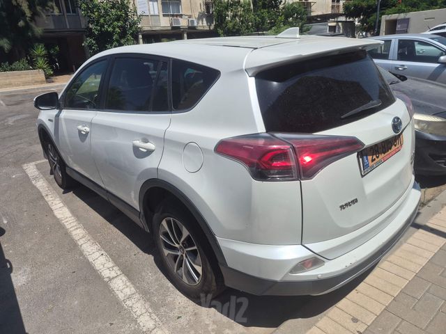 מודעת רכב טויוטה RAV4