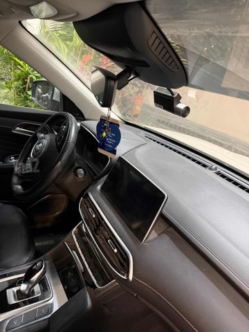 אם ג'י EHS PHEV