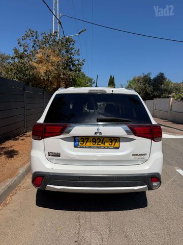 מיצובישי אאוטלנדר