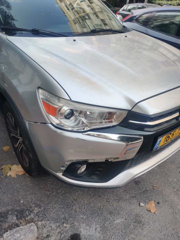 מודעת רכב מיצובישי ASX