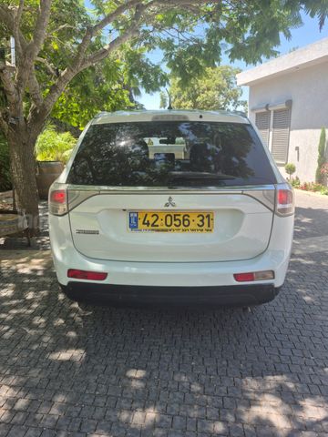 מודעת רכב מיצובישי אאוטלנדר 2