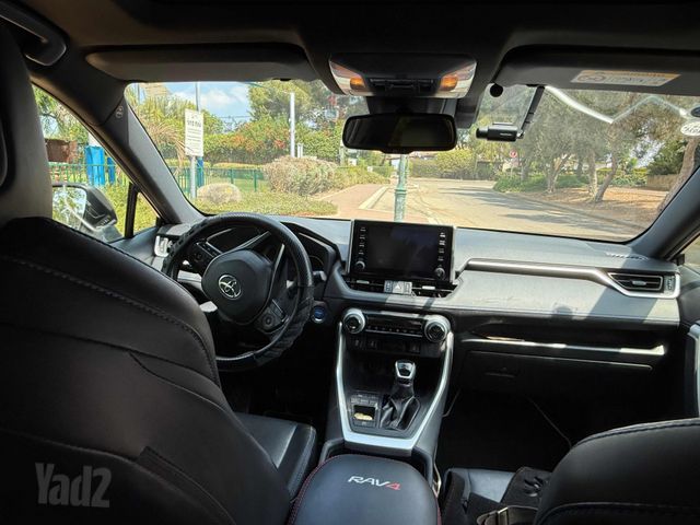 טויוטה RAV4