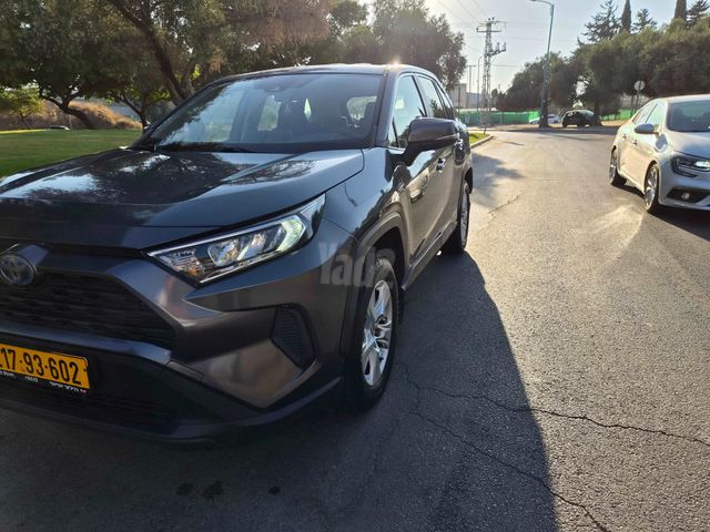 מודעת רכב טויוטה RAV4