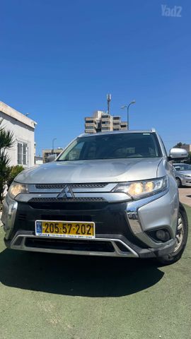 מיצובישי אאוטלנדר