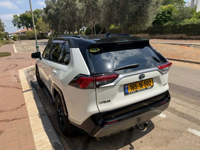 טויוטה RAV4