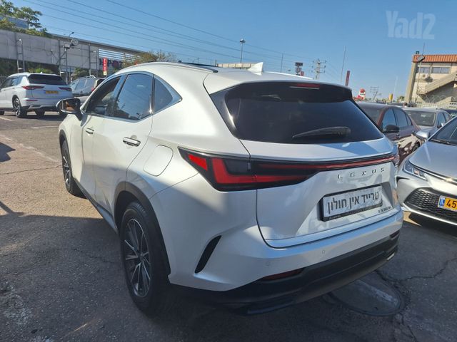 לקסוס NX