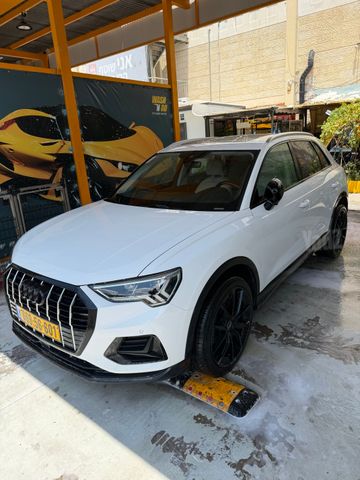 אאודי Q3