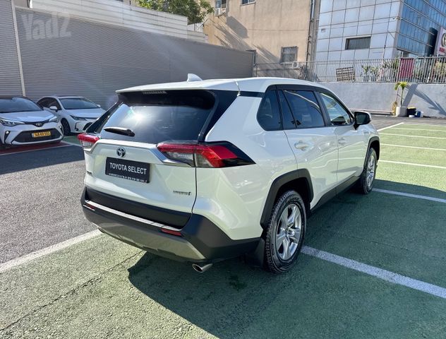 טויוטה RAV4
