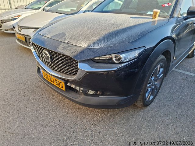 מודעת רכב מאזדה CX-30